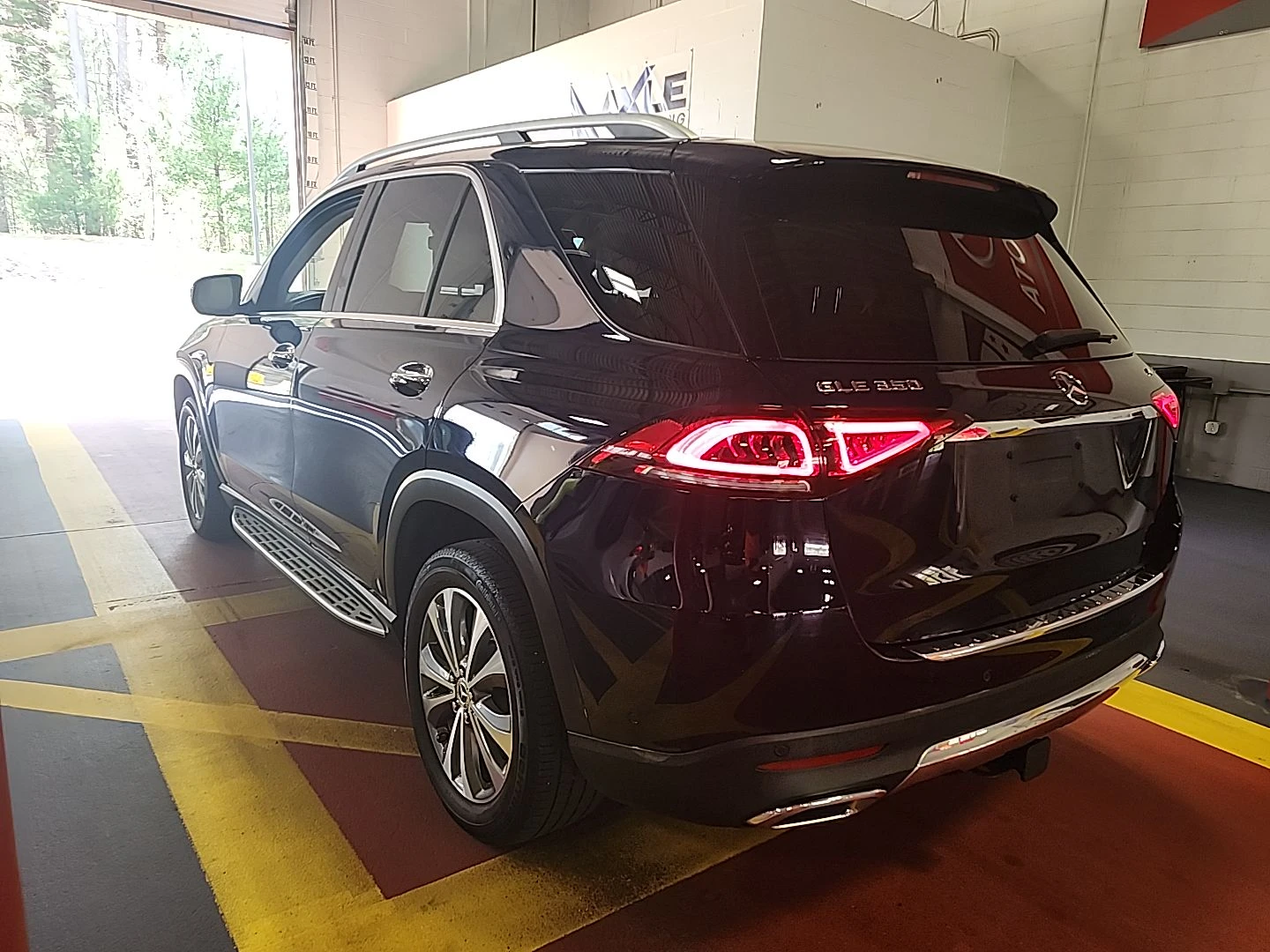Mercedes-Benz GLE 350 4matic* LED* 360* BURMESTER* Auto Park* Pano - изображение 3