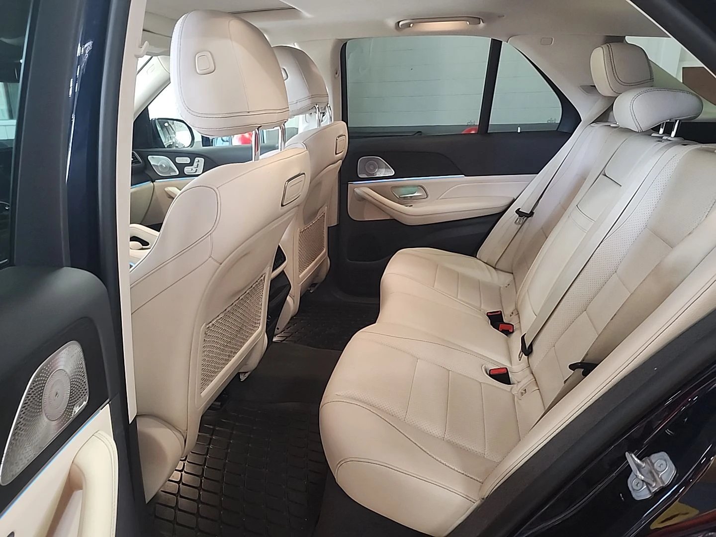 Mercedes-Benz GLE 350 4matic* LED* 360* BURMESTER* Auto Park* Pano - изображение 10