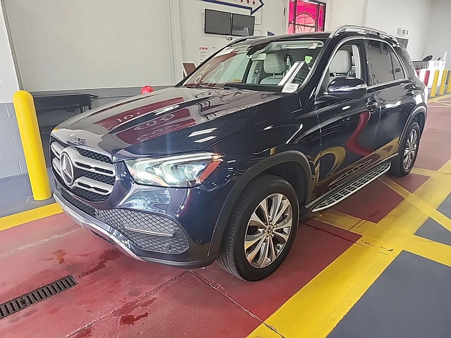 Mercedes-Benz GLE 350 4matic* LED* 360* BURMESTER* Auto Park* Pano - изображение 2