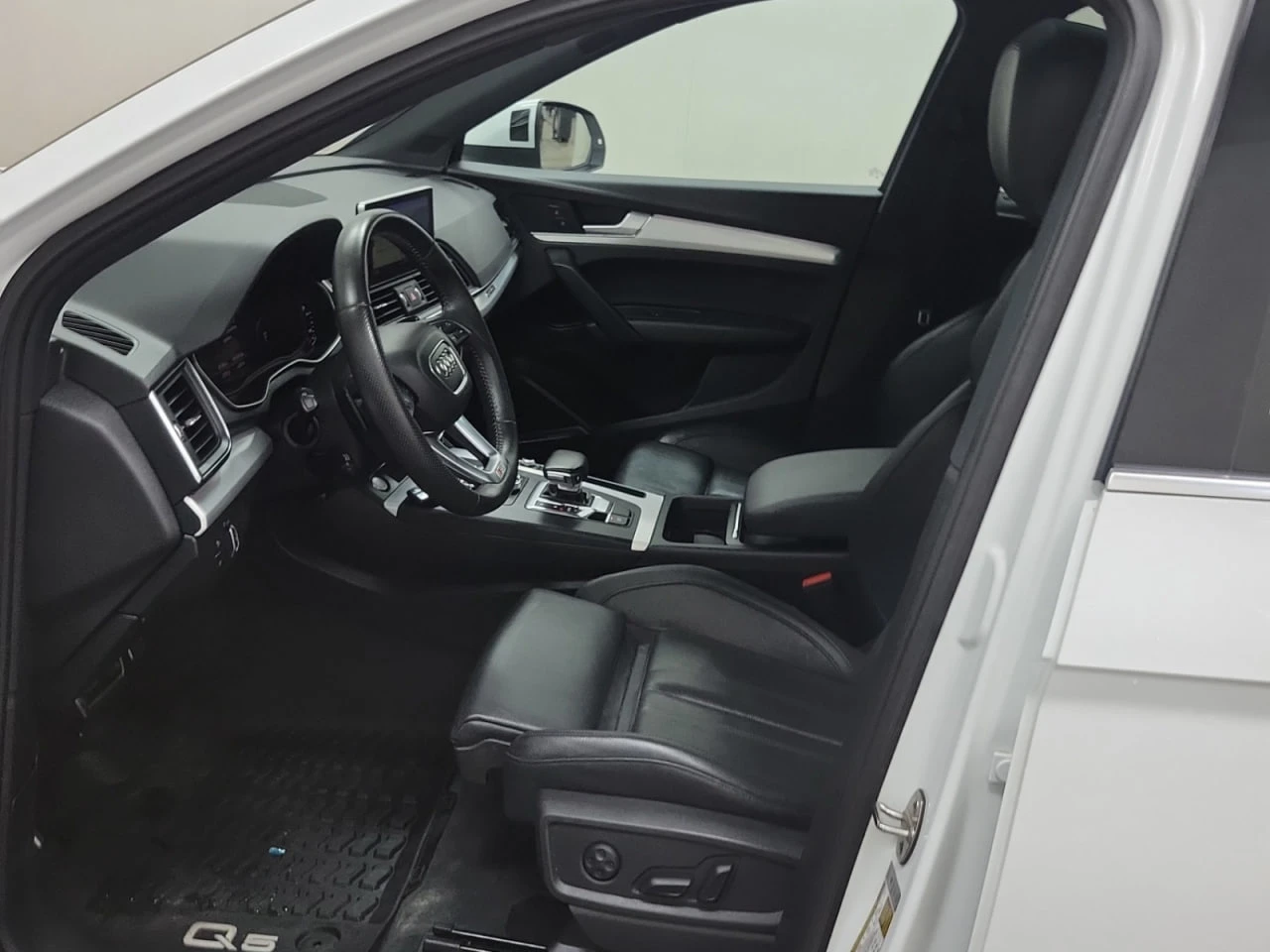 Audi Q5 AWD * CARFAX * АвтоКредит * Цена до България*  - изображение 8