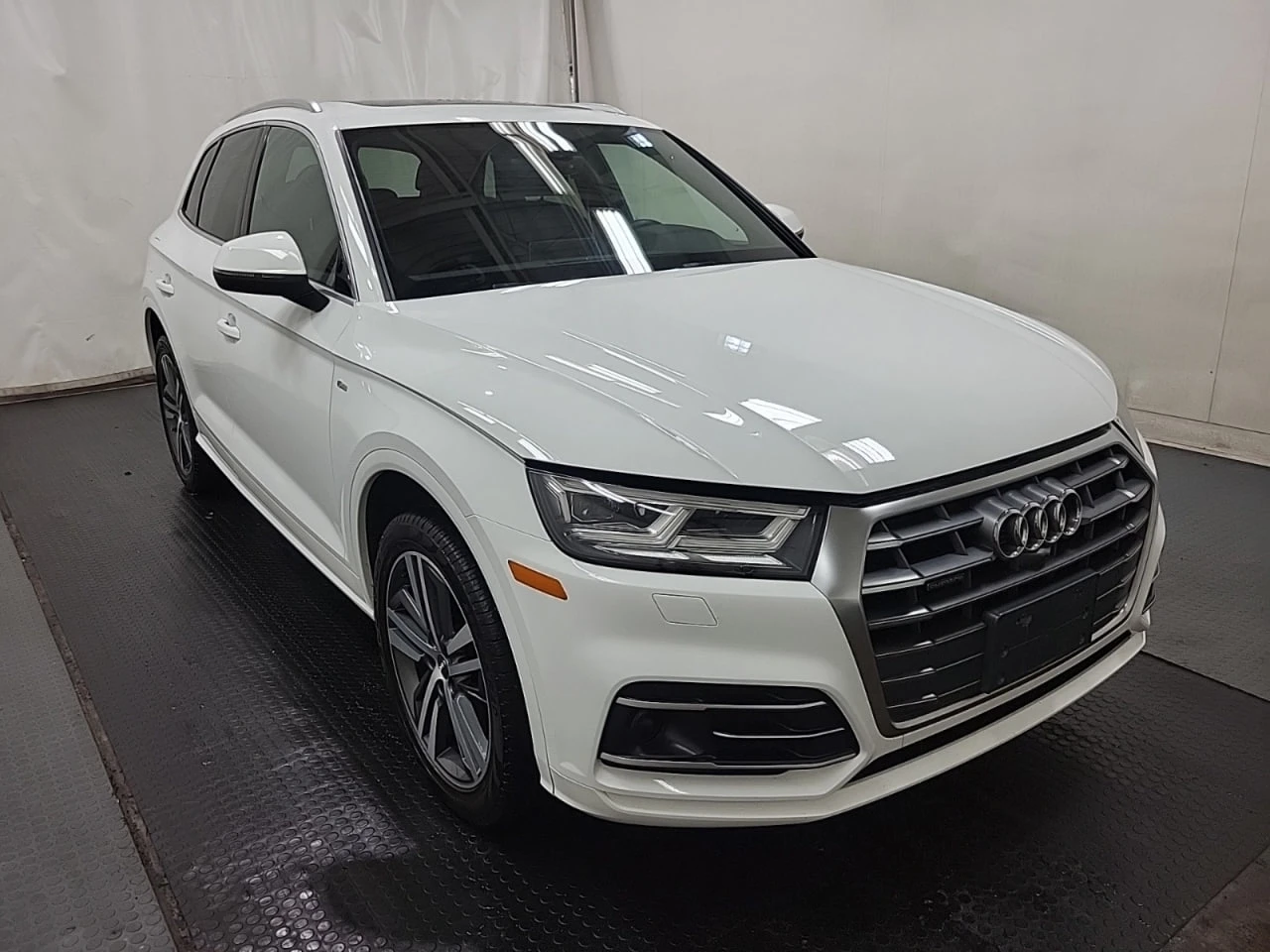 Audi Q5 AWD * CARFAX * АвтоКредит * Цена до България*  - изображение 2