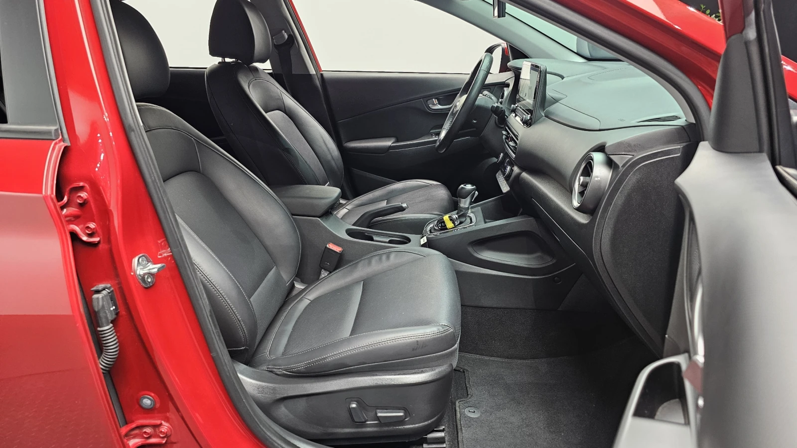 Hyundai Kona 2.0 2WD MODERN  - изображение 9