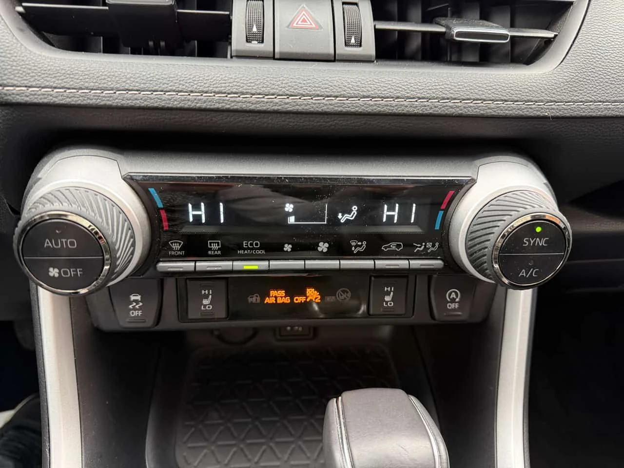 Toyota Rav4 * XLE * ПОДГРЕВИ * NAVI * КАМЕРА, снимка 9 - Автомобили и джипове - 54562874