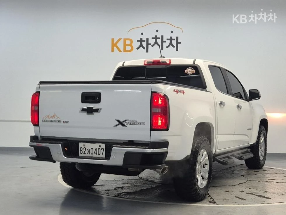 Chevrolet Colorado 3.6* V6 * 4x4 * Automatic, снимка 4 - Автомобили и джипове - 54868335