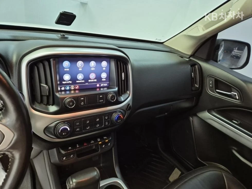 Chevrolet Colorado 3.6* V6 * 4x4 * Automatic, снимка 9 - Автомобили и джипове - 54868335