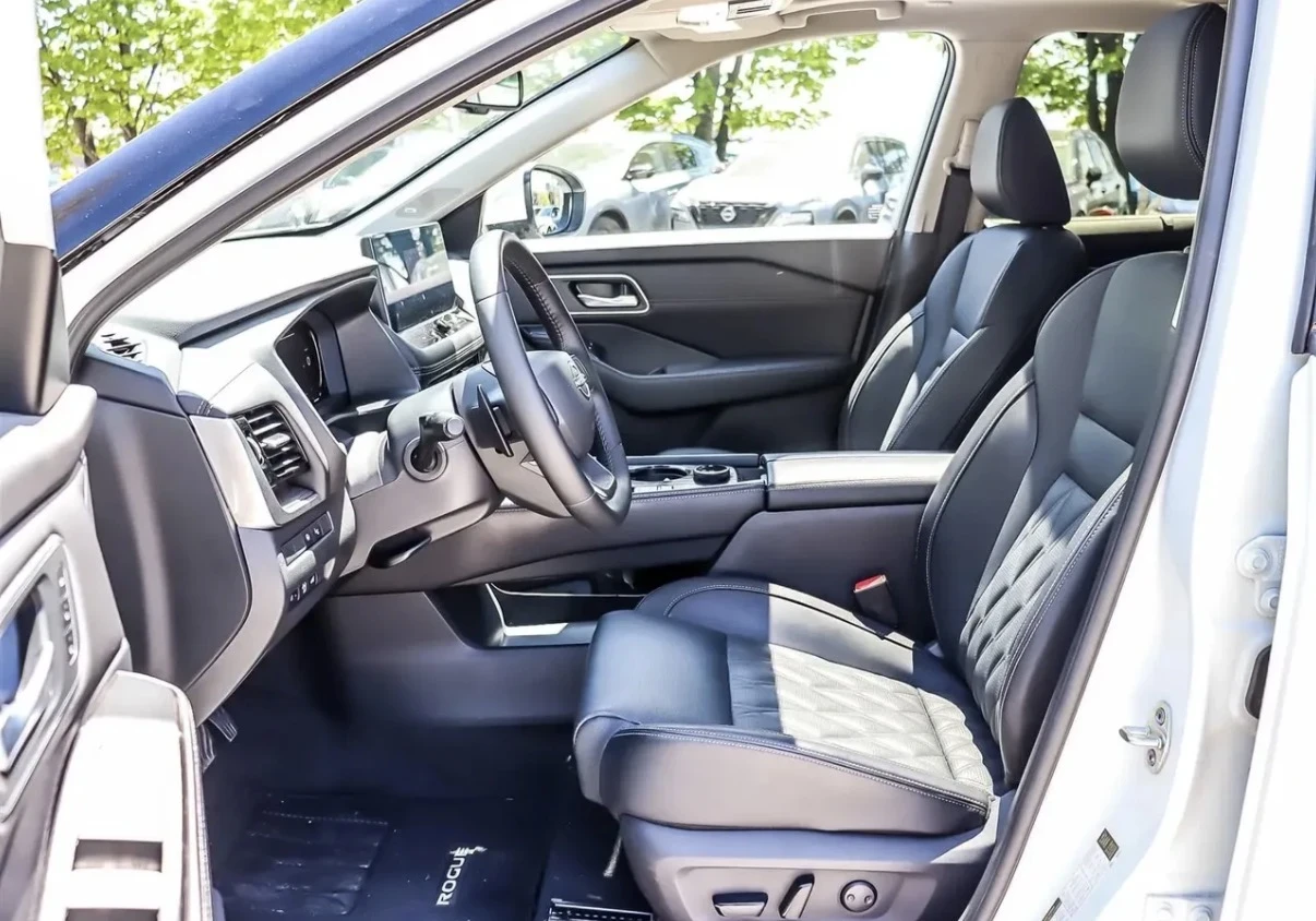 Nissan Rogue PLATINUM AWD * 360 КАМЕРА * HEAD UP * BLIND SPOT , снимка 5 - Автомобили и джипове - 54971057
