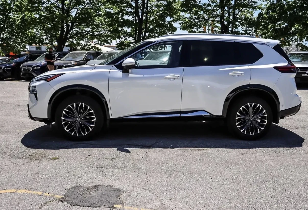 Nissan Rogue PLATINUM AWD * 360 КАМЕРА * HEAD UP * BLIND SPOT , снимка 2 - Автомобили и джипове - 54971057