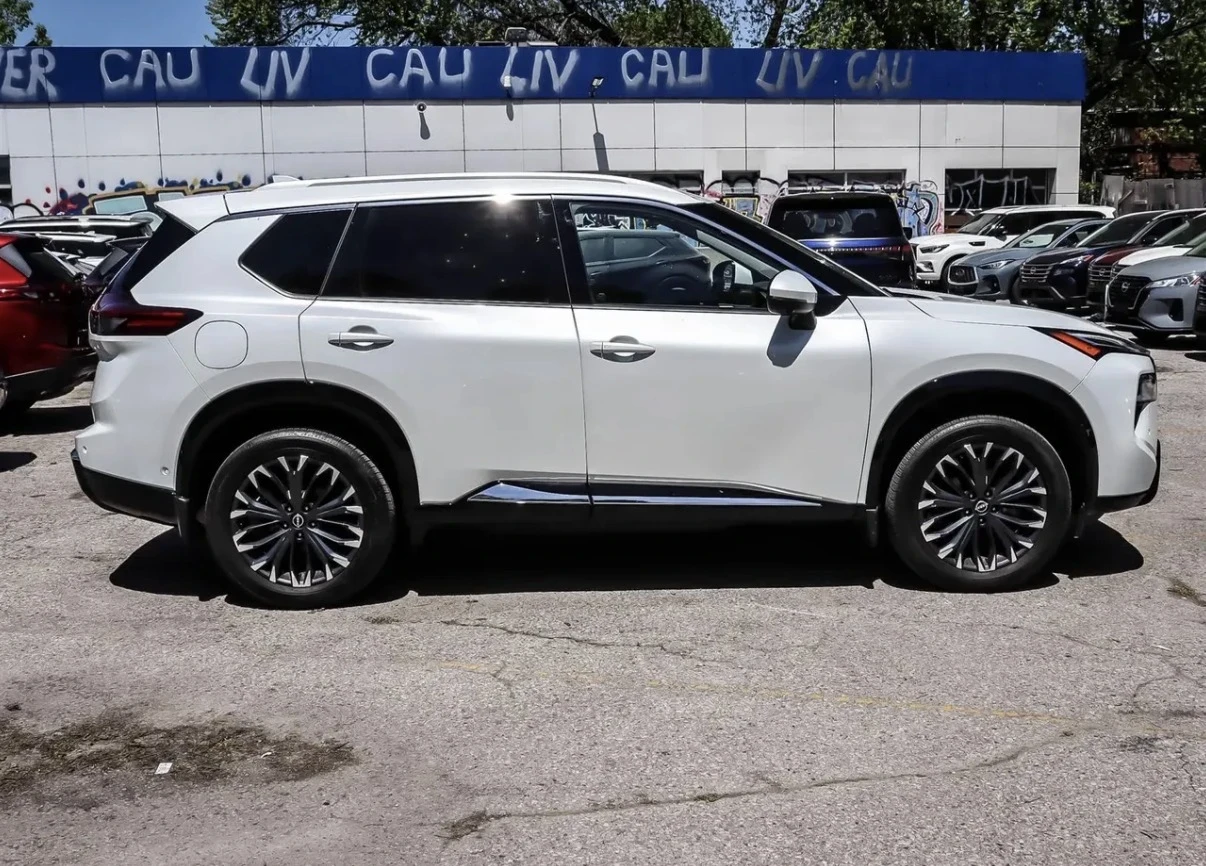 Nissan Rogue PLATINUM AWD * 360 КАМЕРА * HEAD UP * BLIND SPOT , снимка 3 - Автомобили и джипове - 54971057