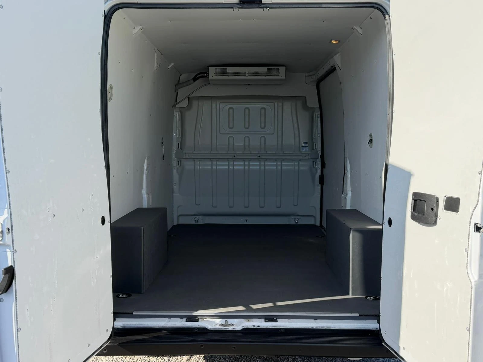 Fiat Ducato 2.2 D - 140к.c * ХЛАДИЛЕН* * Като нов* , снимка 9 - Бусове и автобуси - 54544323