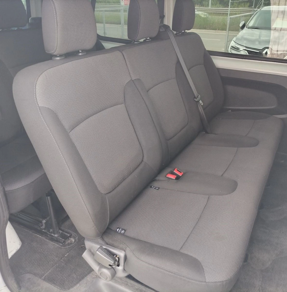Renault Trafic 2.0 Blue dCi/125к.с./8+ 1/L2H1/, снимка 16 - Бусове и автобуси - 54816880