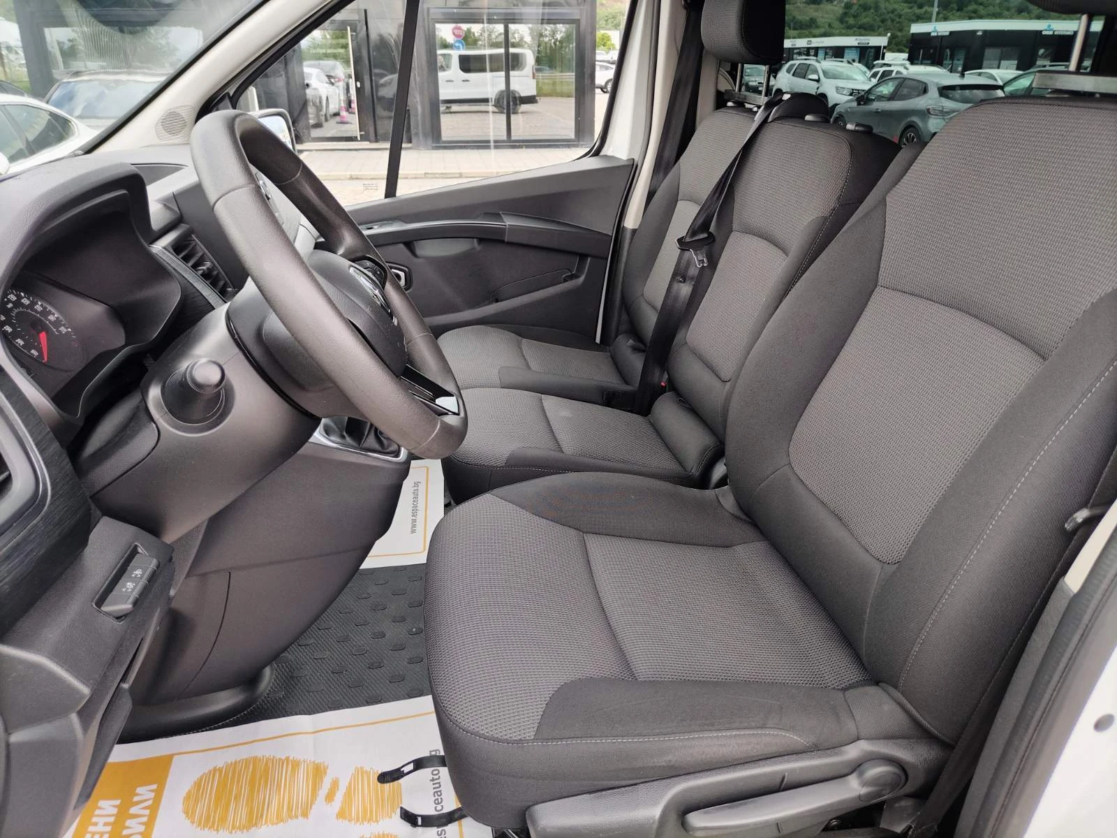 Renault Trafic 2.0 Blue dCi/125к.с./8+ 1/L2H1/, снимка 13 - Бусове и автобуси - 54816880