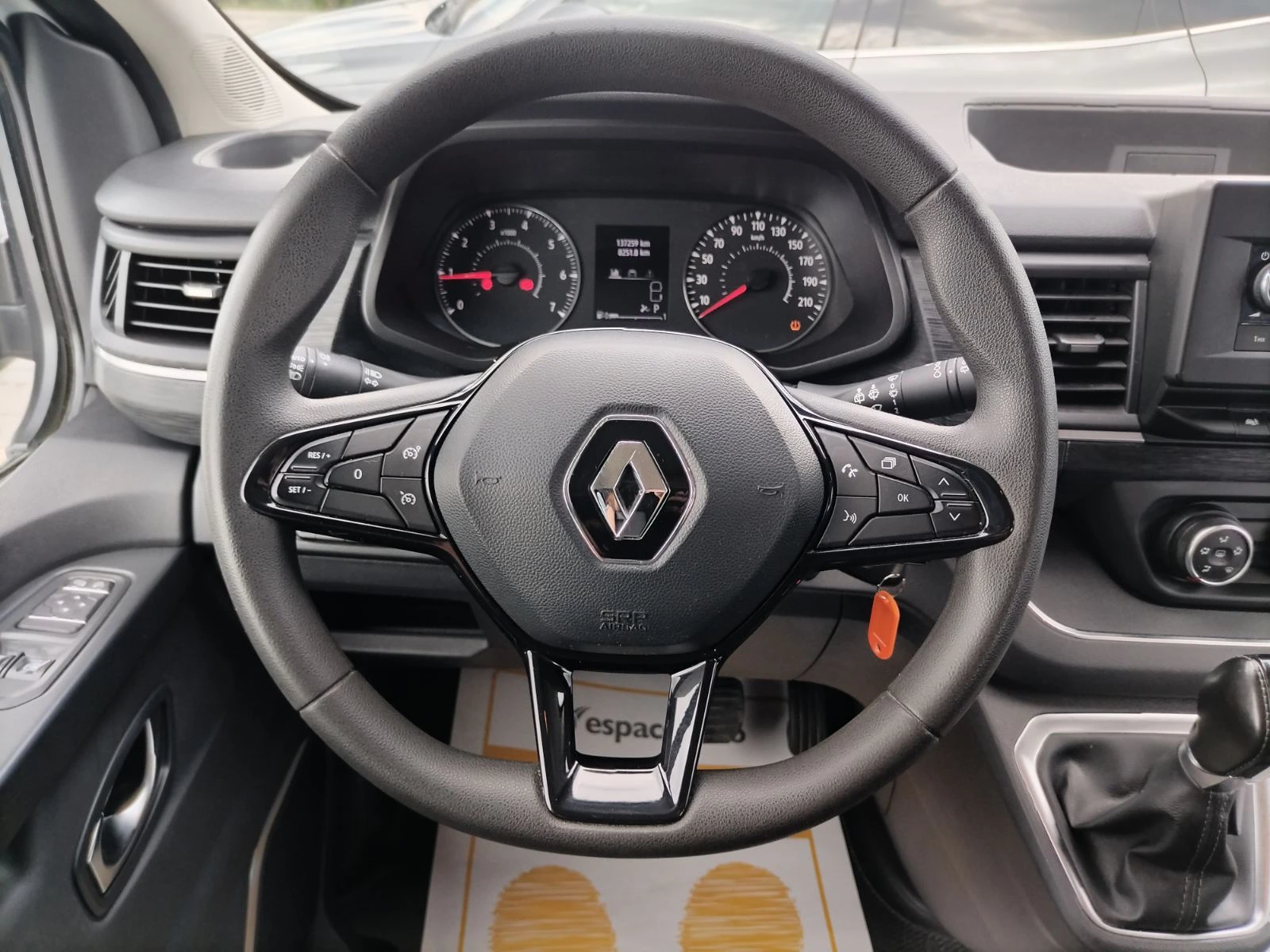 Renault Trafic 2.0 Blue dCi/125к.с./8+ 1/L2H1/, снимка 10 - Бусове и автобуси - 54816880