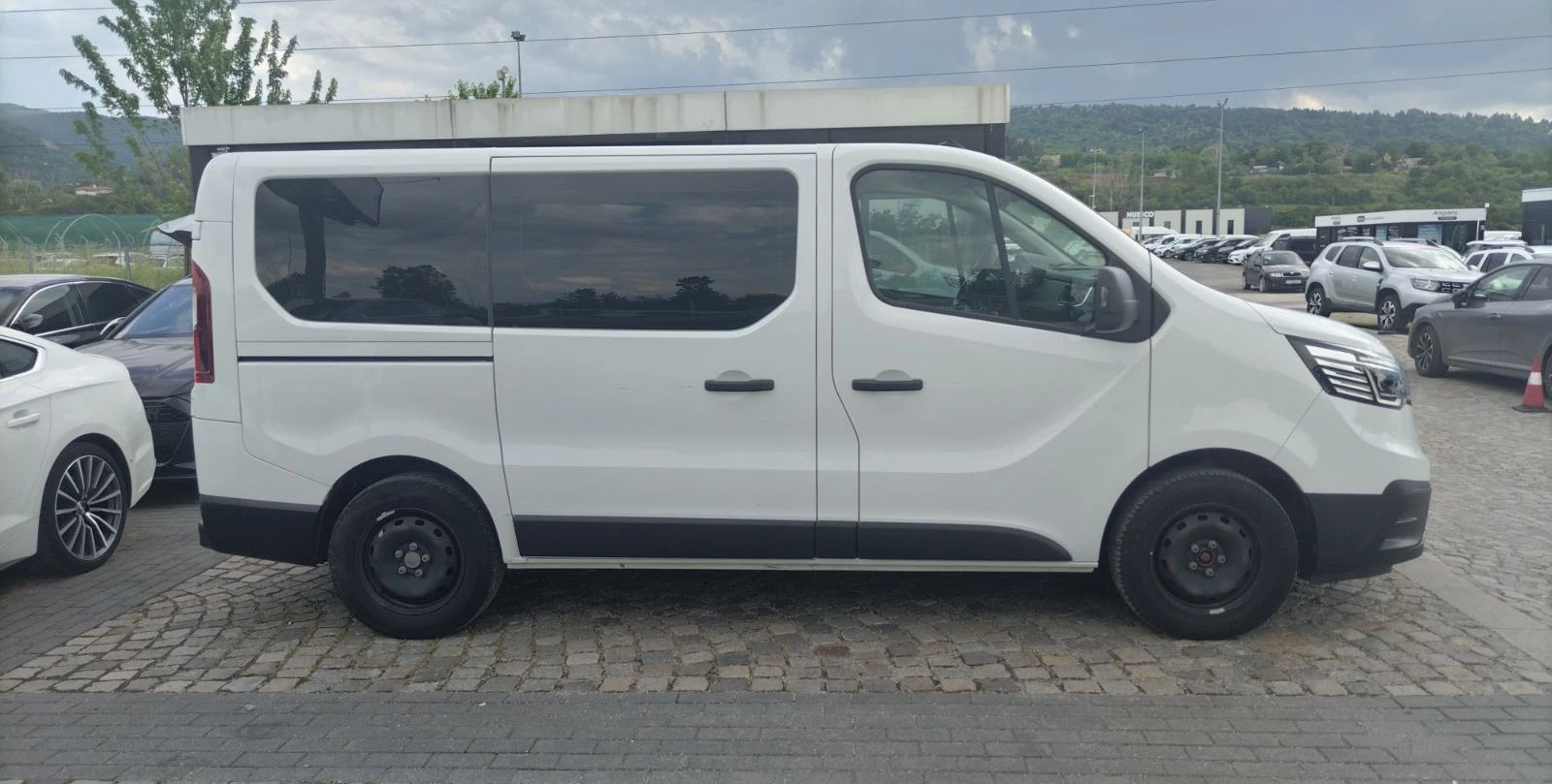Renault Trafic 2.0 Blue dCi/125к.с./8+ 1/L2H1/, снимка 8 - Бусове и автобуси - 54816880