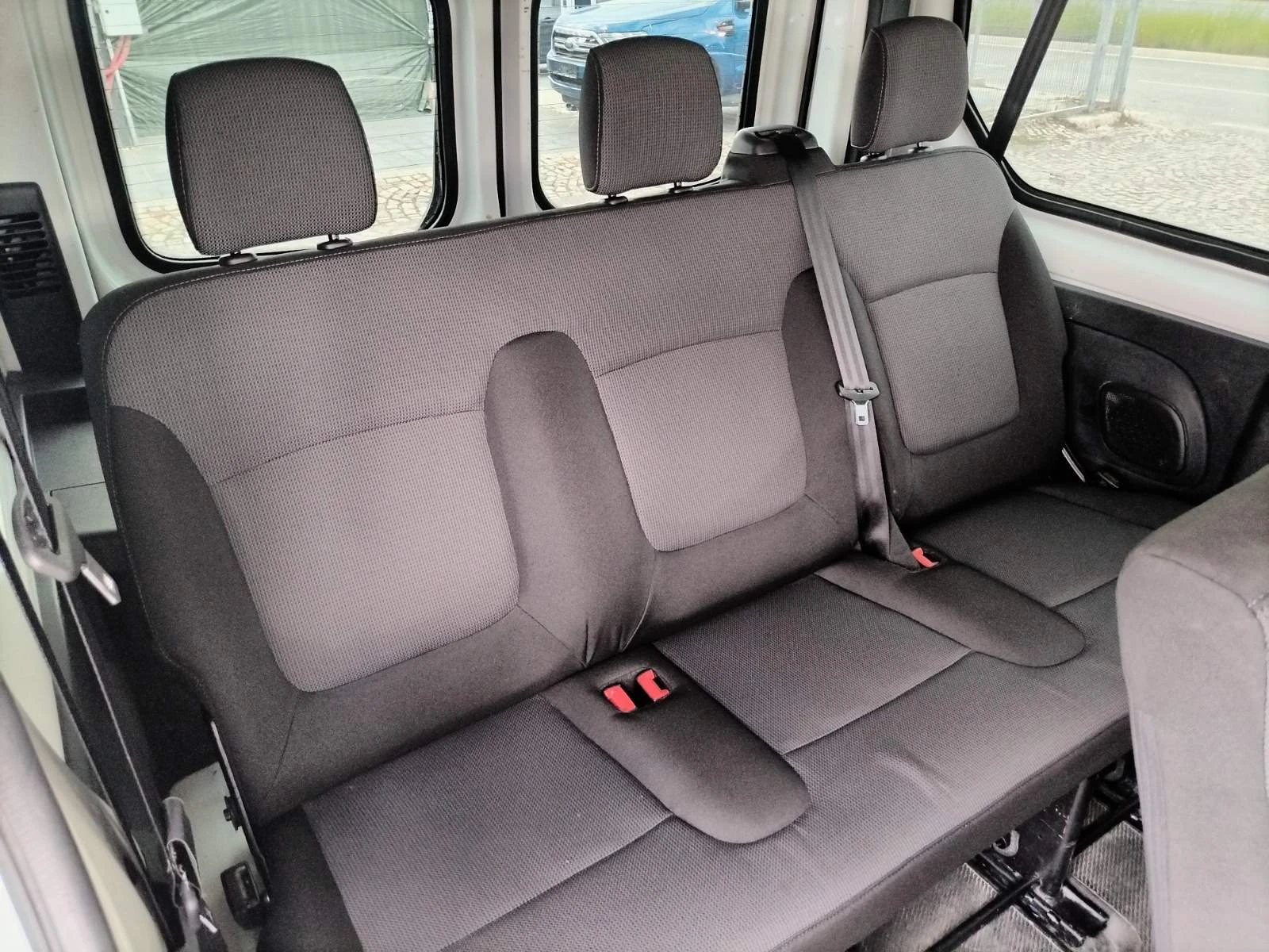 Renault Trafic 2.0 Blue dCi/125к.с./8+ 1/L2H1/, снимка 17 - Бусове и автобуси - 54816880