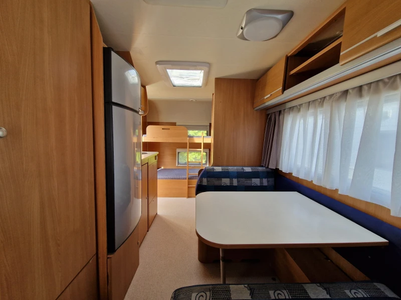 Каравана Adria Aviva 490CP + Климатик, снимка 6 - Каравани и кемпери - 52497733