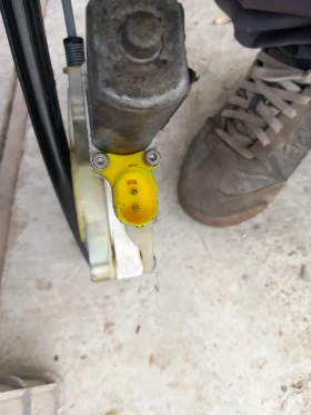 машинка за лява врата за Мини 2007год, снимка 2