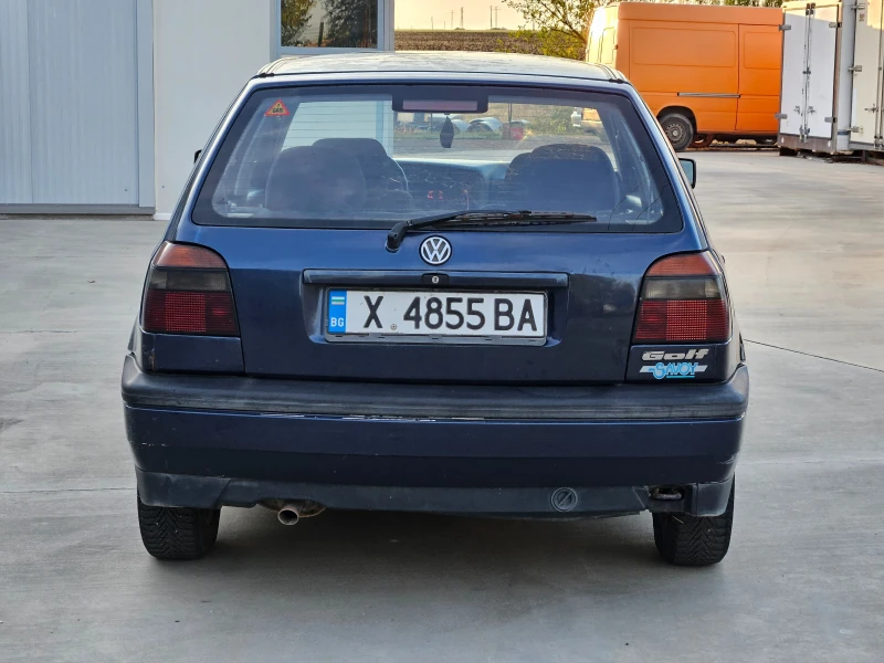 VW Golf, снимка 5 - Автомобили и джипове - 48069244