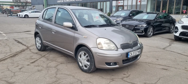 Toyota Yaris 1.0i 65k.c , снимка 3 - Автомобили и джипове - 48359452