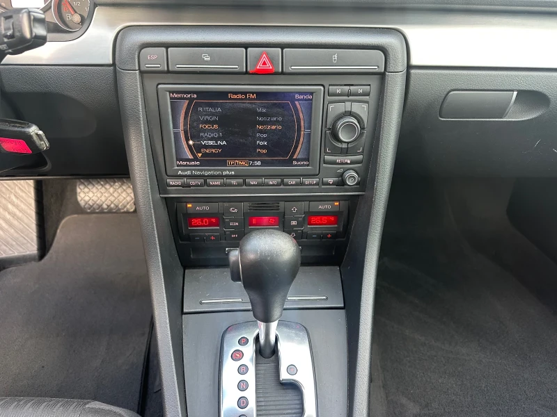Audi A4 2, 0TDI-140 k.c.-Avtomatik, снимка 10 - Автомобили и джипове - 49832616