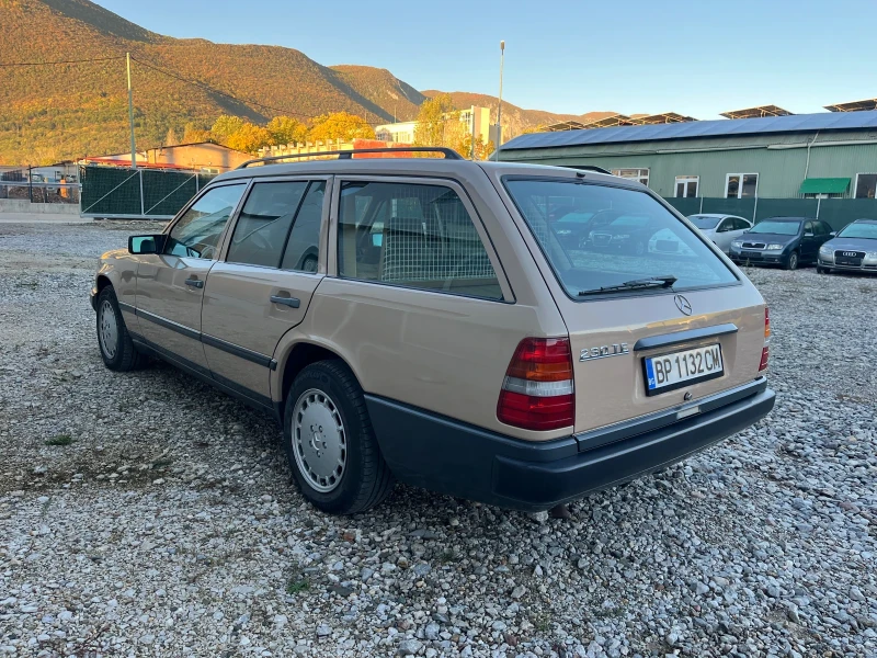 Mercedes-Benz 124 230TE, снимка 6 - Автомобили и джипове - 52174255