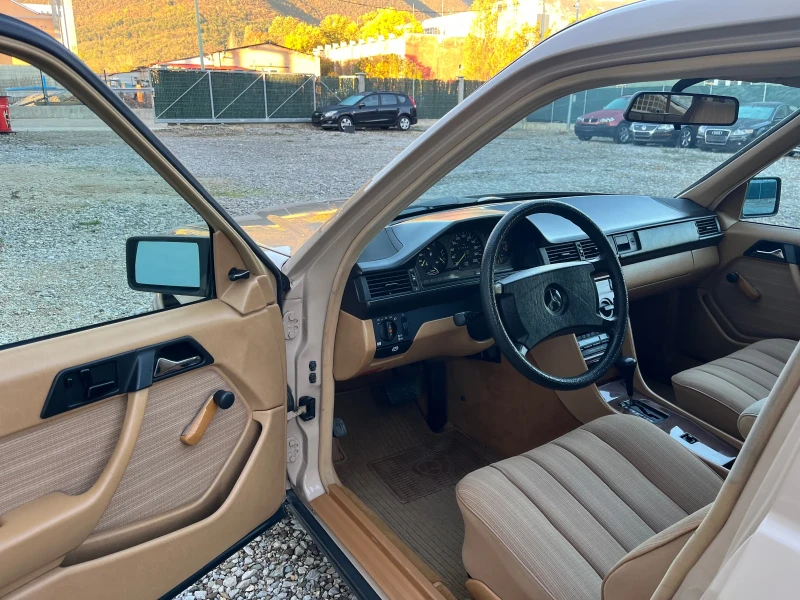 Mercedes-Benz 124 230TE, снимка 7 - Автомобили и джипове - 52174255