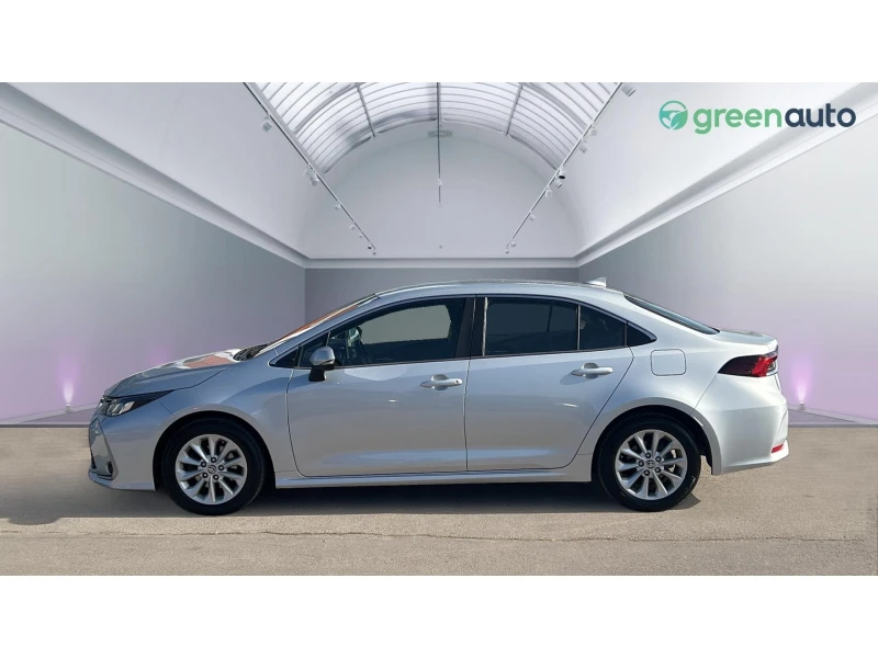 Toyota Corolla 1. 6 VVT-i   M/T, Месечна вноска от 577 лв., снимка 3 - Автомобили и джипове - 52439942