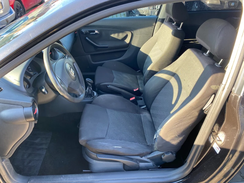 Seat Ibiza 1.4i 75к.с, снимка 8 - Автомобили и джипове - 52798594