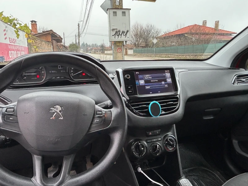 Peugeot 208, снимка 5 - Автомобили и джипове - 52886651