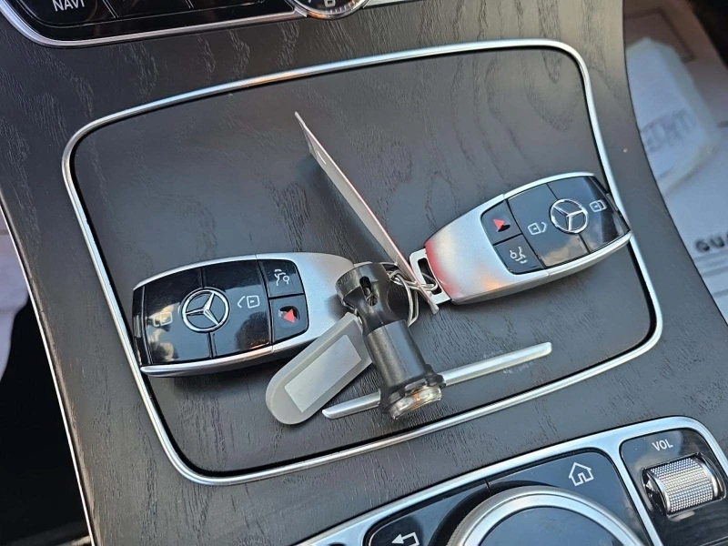 Mercedes-Benz E 300 AMG* PACK* BURMESTER* 360КАМЕРА* LANE* ASSIST* , снимка 10 - Автомобили и джипове - 52974432