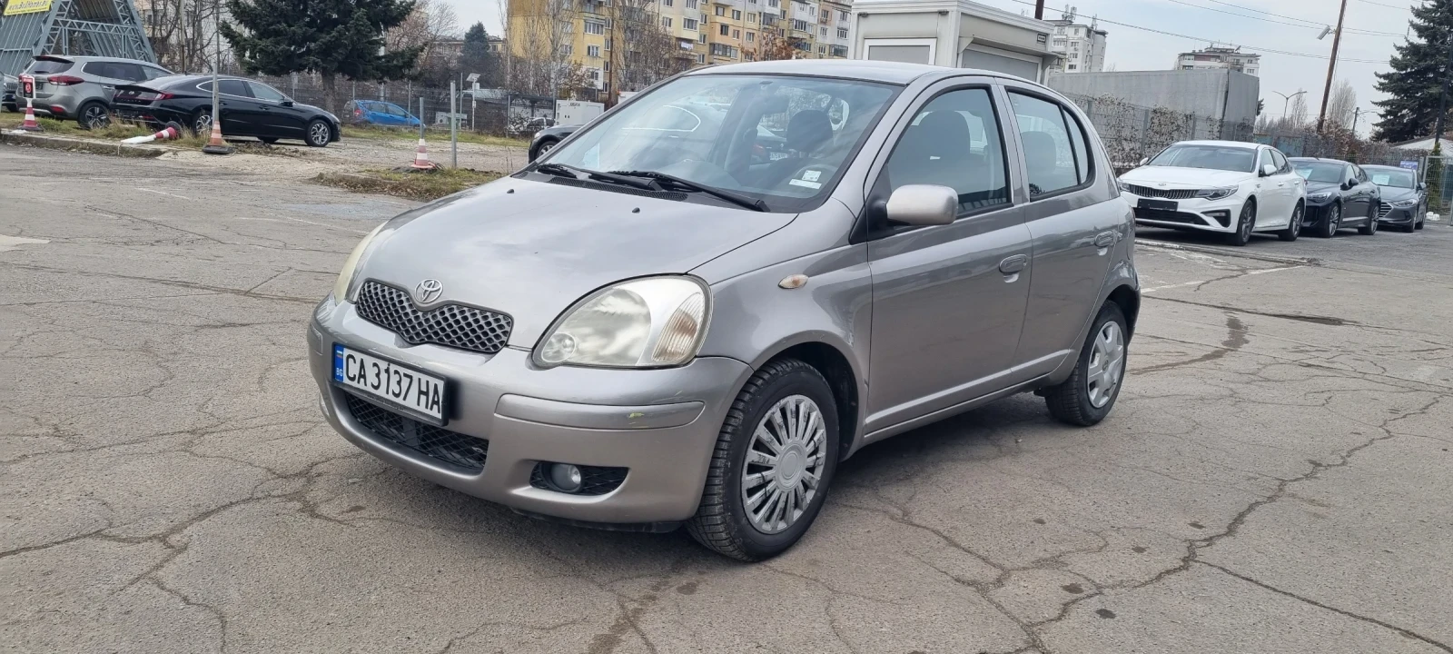 Toyota Yaris 1.0i 65k.c  - изображение 2