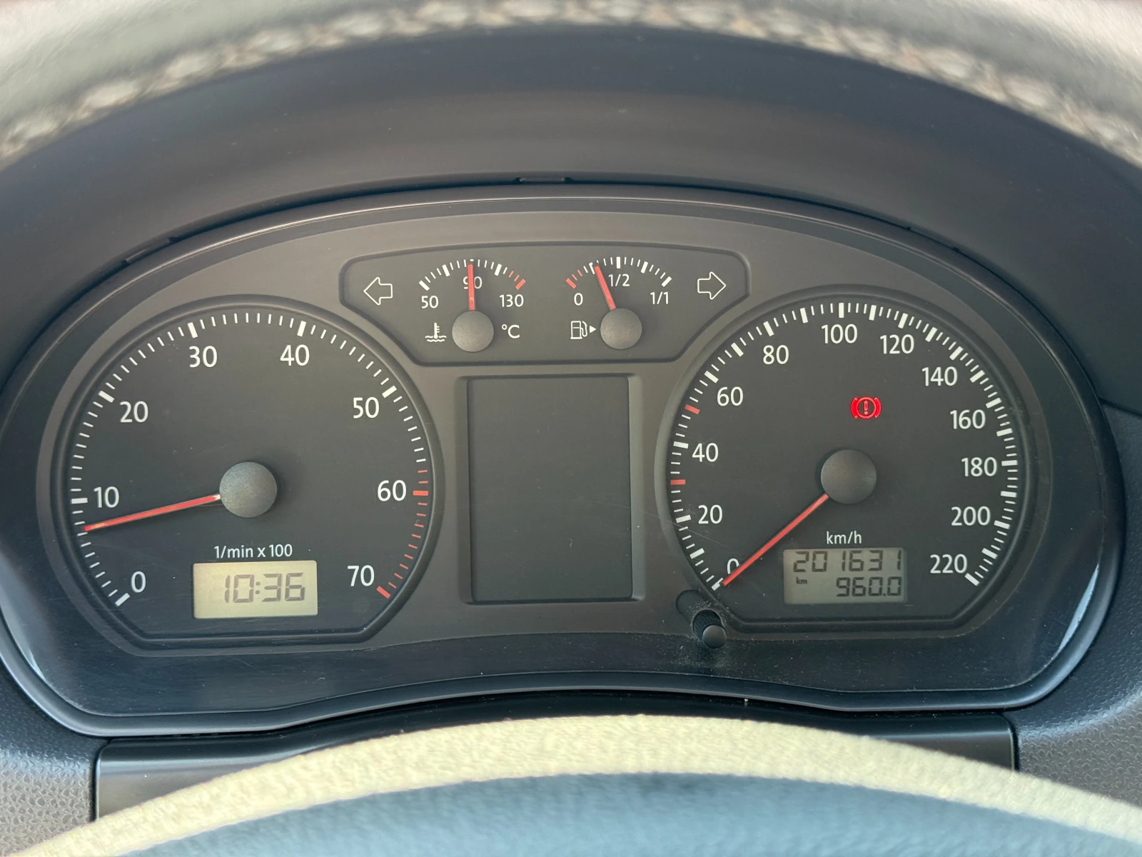 VW Polo АГУ, 1.4 - изображение 3