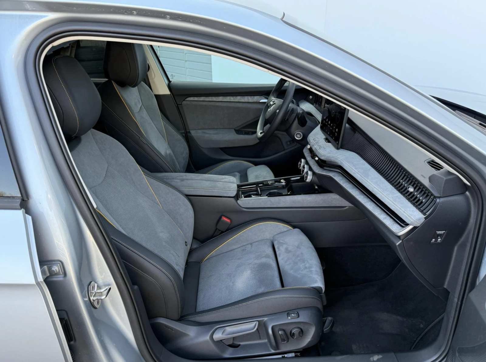 Skoda Superb 2.0TDI Selection Гаранция/360/Дистроник/Алкантара - изображение 5