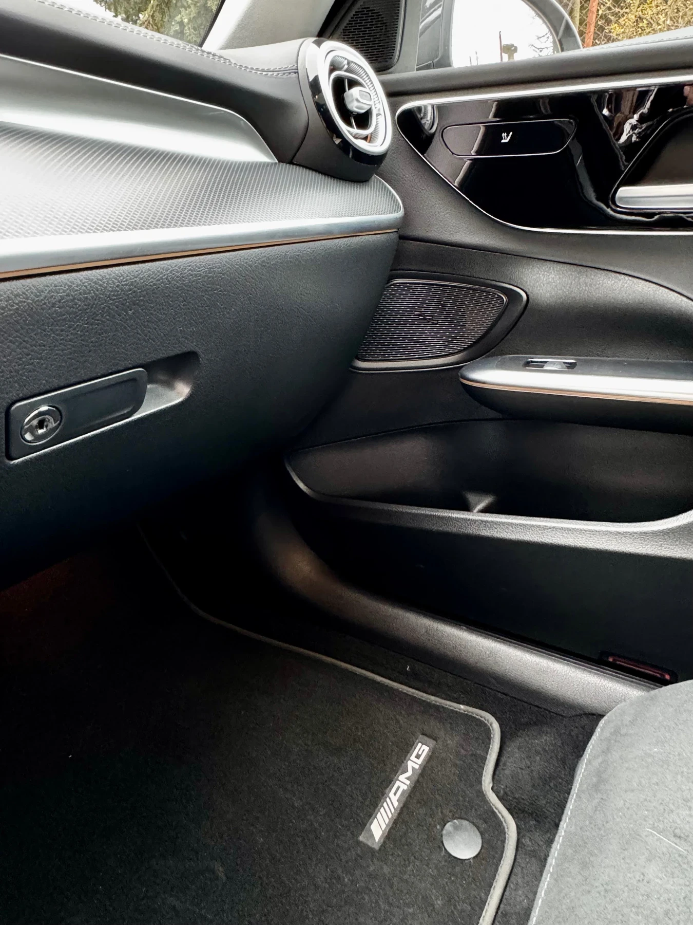 Mercedes-Benz C 300 AMG LINE - изображение 9