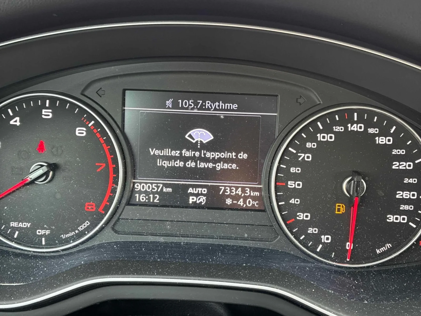 Audi A4 Komfort  CARFAX, снимка 8 - Автомобили и джипове - 53730775