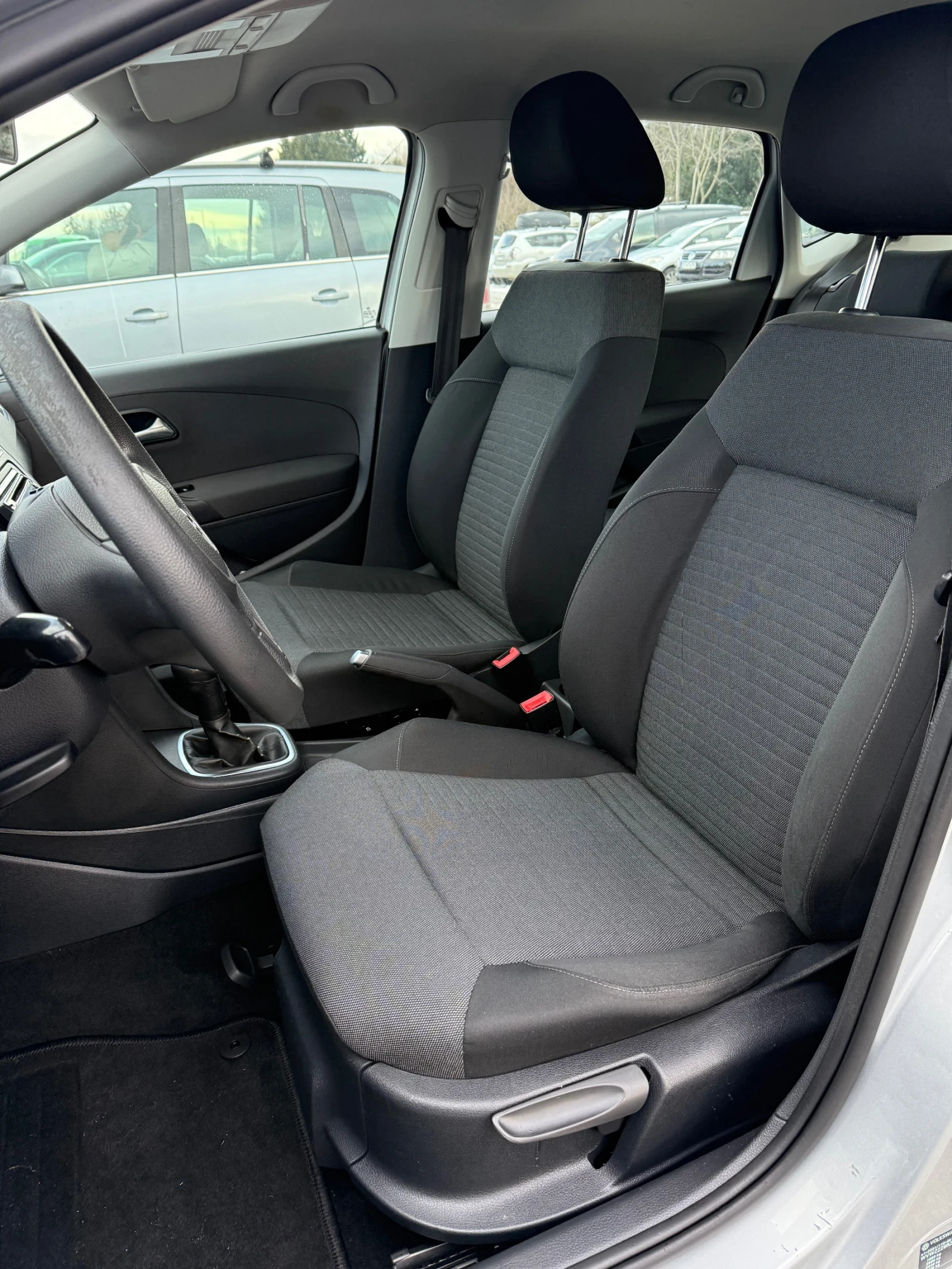 VW Polo 1.6TDI 90кс, снимка 7 - Автомобили и джипове - 53732687