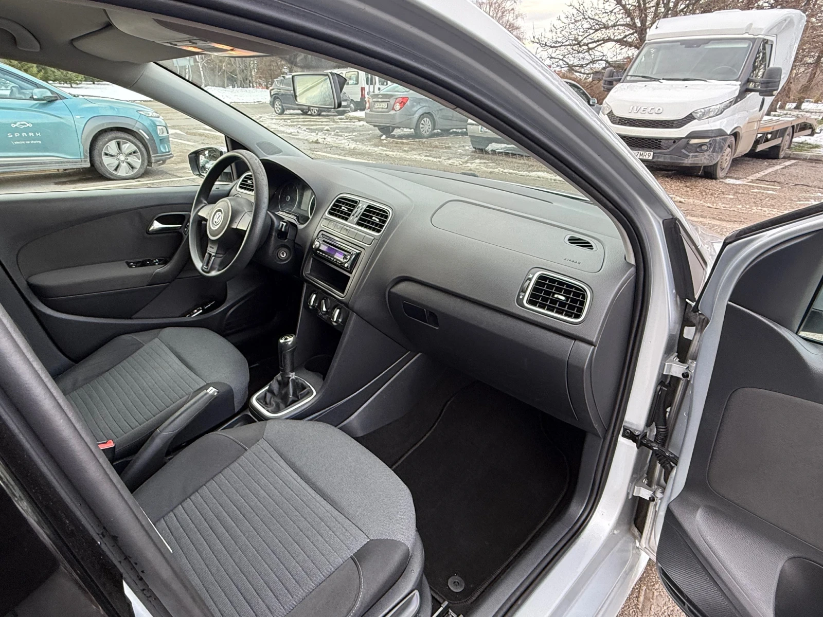 VW Polo 1.6TDI 90кс, снимка 11 - Автомобили и джипове - 53732687