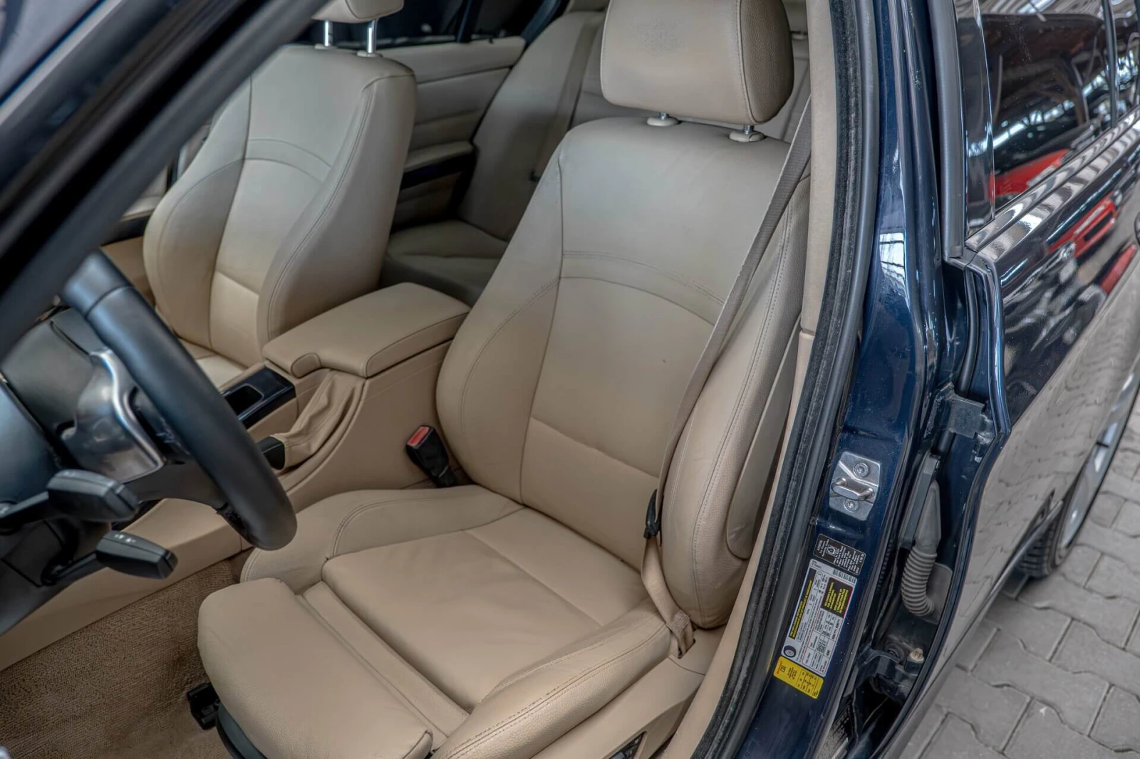 BMW 335 iX/Подгрев/Xenon/USB/CCBF/Light Package/F1, снимка 9 - Автомобили и джипове - 54063674