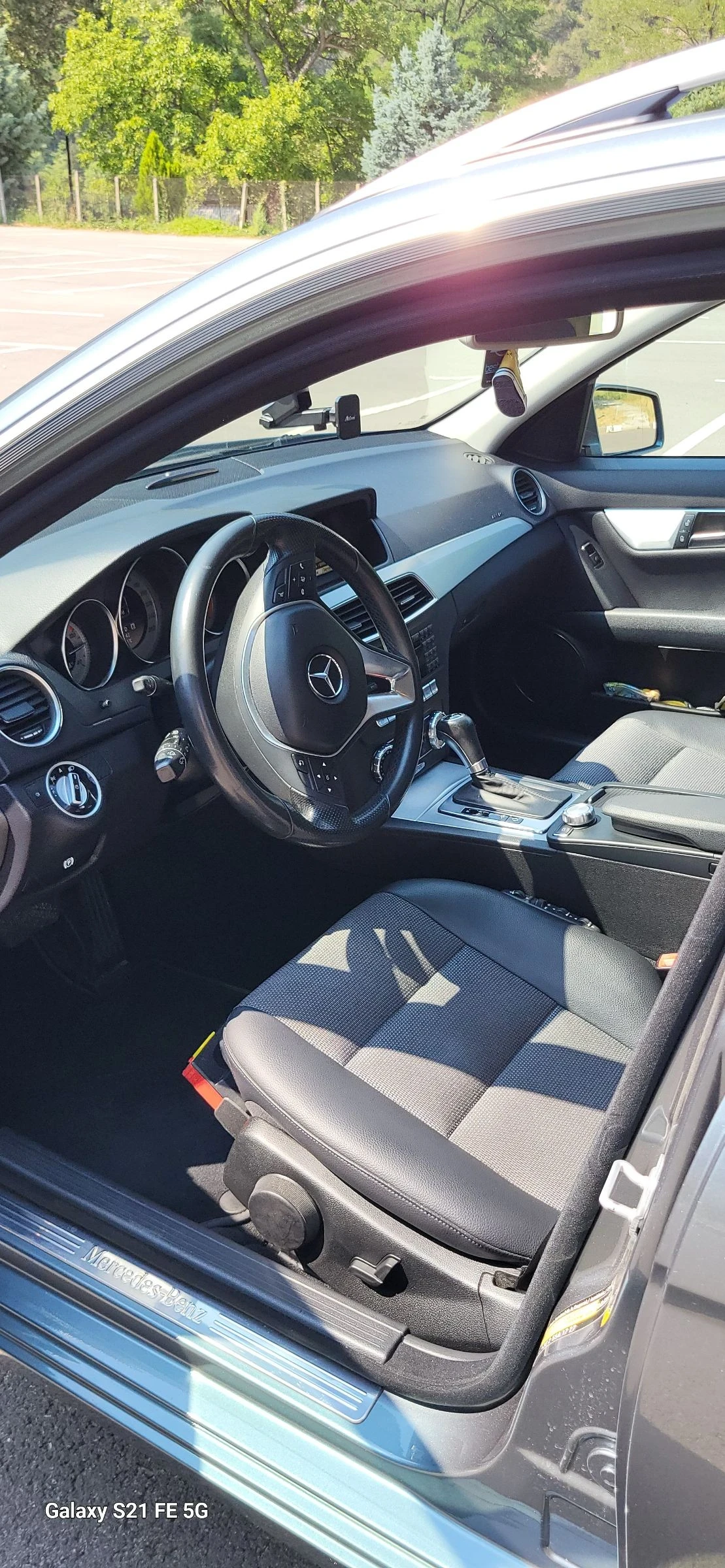 Mercedes-Benz C 220, снимка 8 - Автомобили и джипове - 54729079