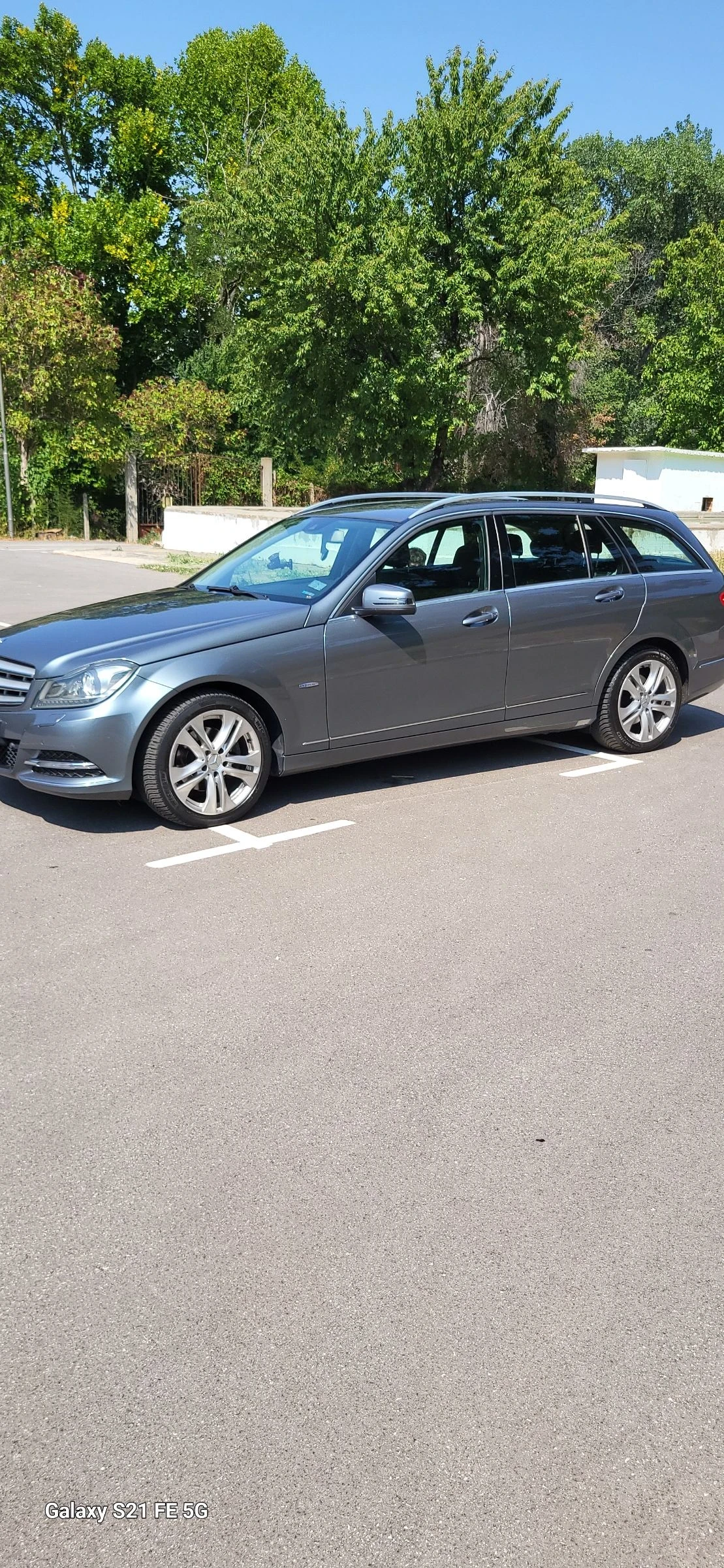 Mercedes-Benz C 220, снимка 2 - Автомобили и джипове - 54729079