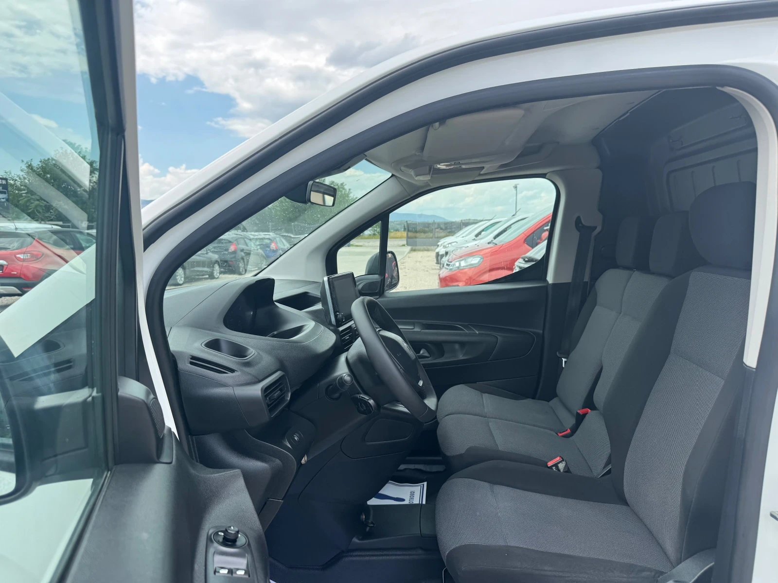 Peugeot Partner, снимка 9 - Автомобили и джипове - 54825761