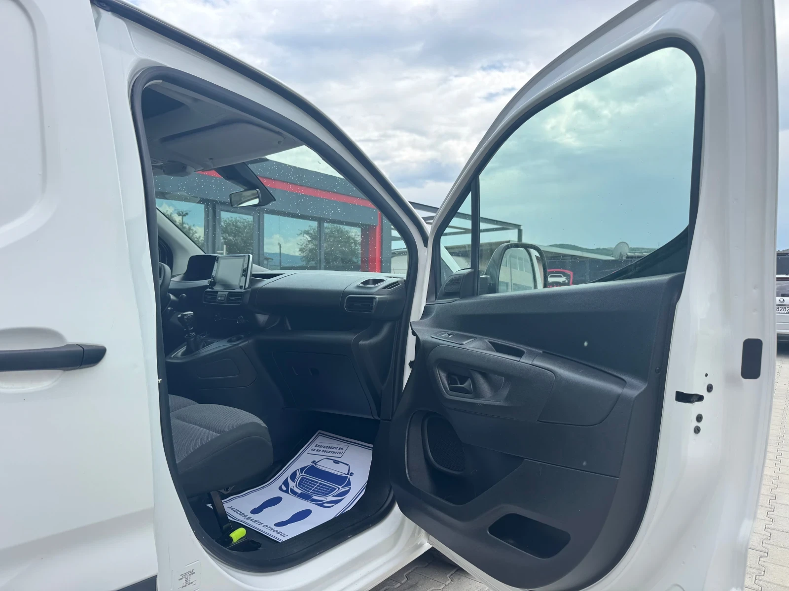 Peugeot Partner, снимка 13 - Автомобили и джипове - 54825761
