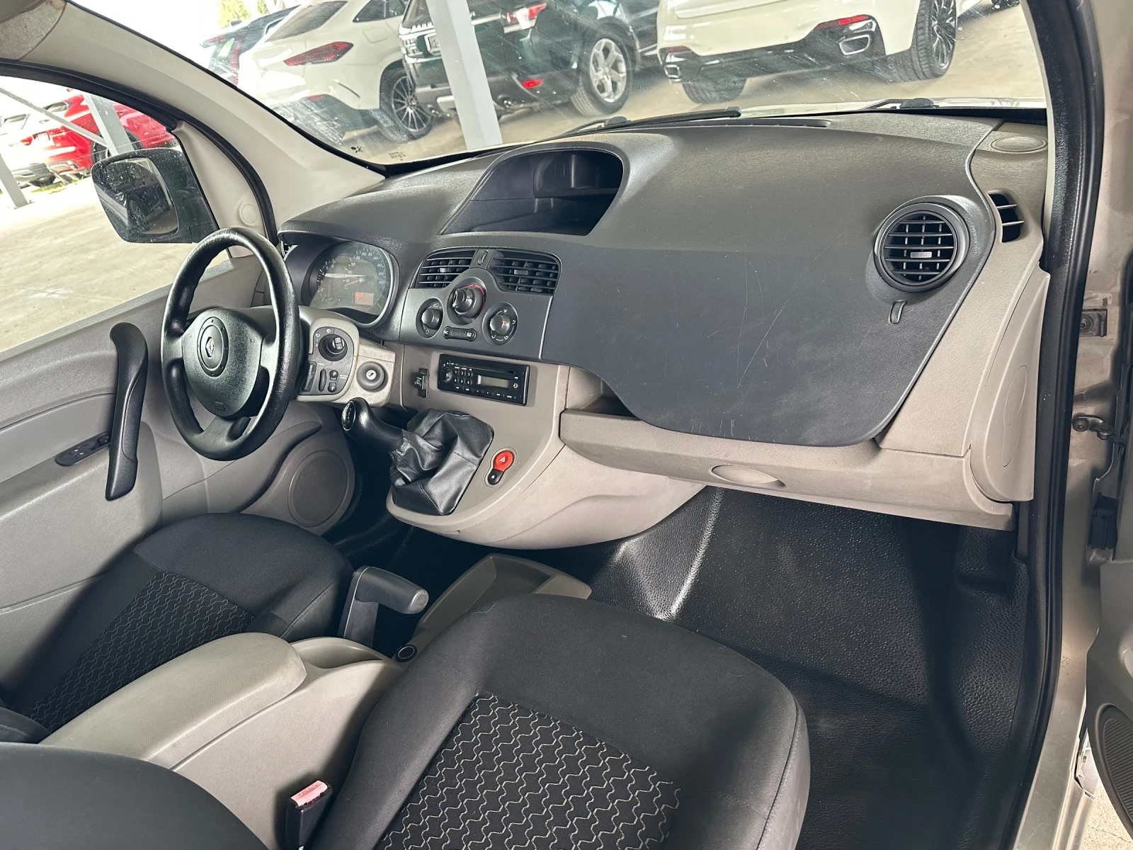 Renault Kangoo 1.6 Газов инж, снимка 11 - Автомобили и джипове - 54912201