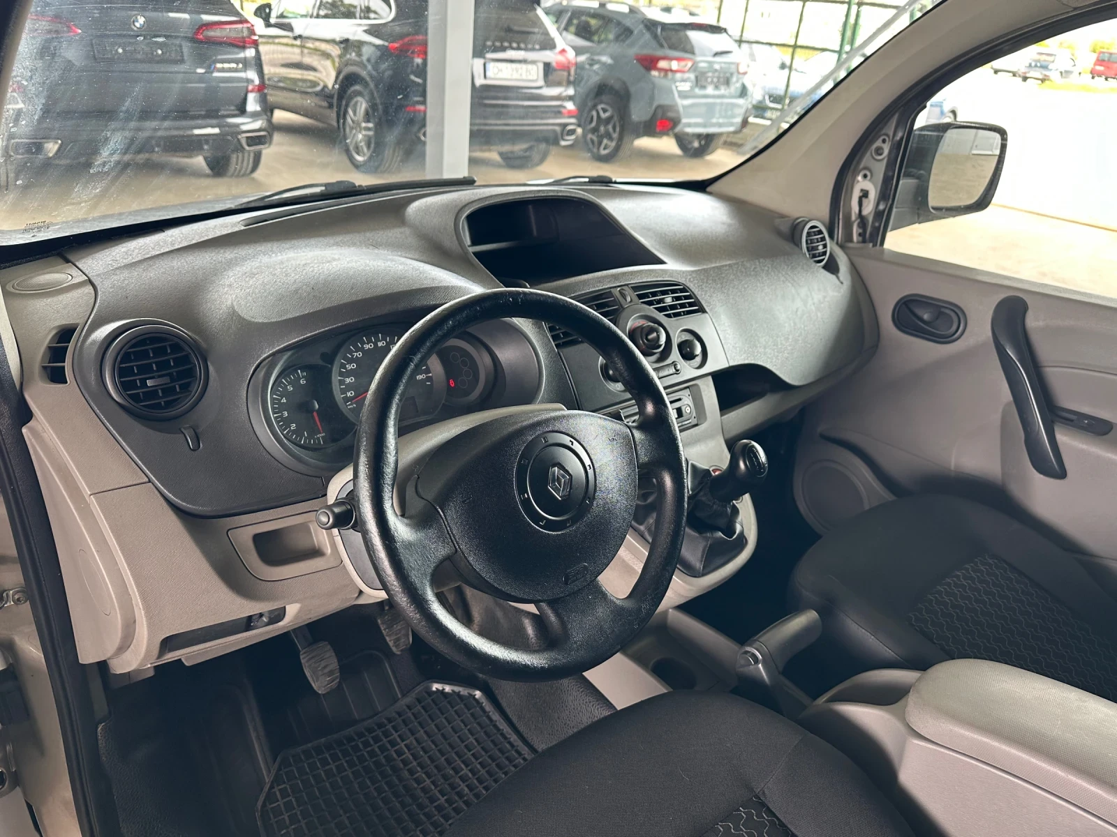 Renault Kangoo 1.6 Газов инж, снимка 10 - Автомобили и джипове - 54912201