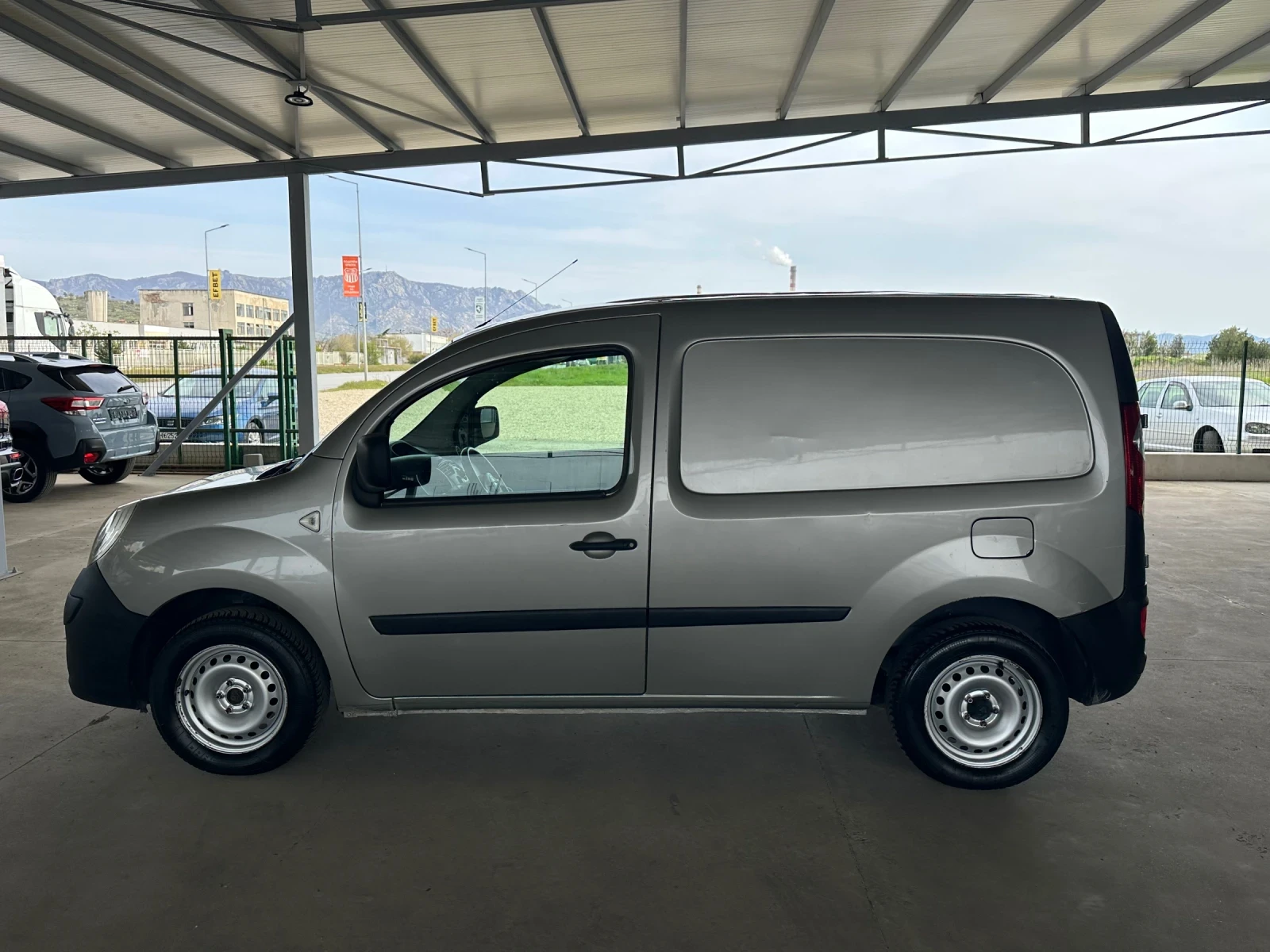 Renault Kangoo 1.6 Газов инж, снимка 8 - Автомобили и джипове - 54912201