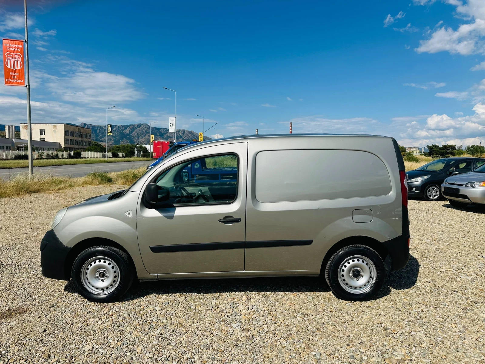Renault Kangoo 1.6 16v 106кс., снимка 8 - Автомобили и джипове - 54912201