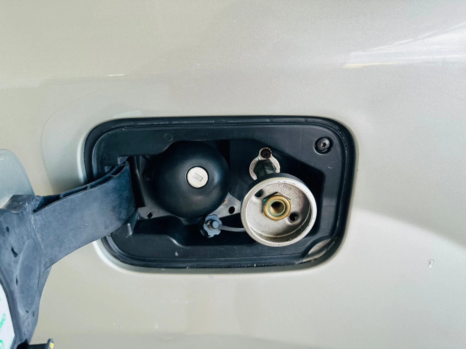 Renault Kangoo 1.6 16v 106кс., снимка 9 - Автомобили и джипове - 54912201