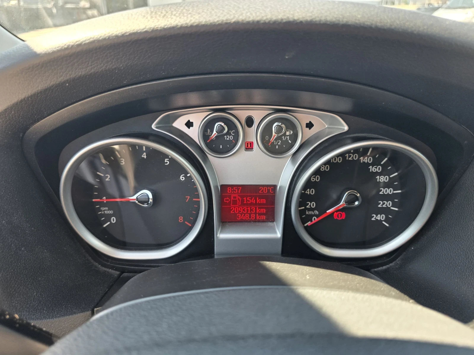 Ford Focus 1.6i EURO5A Лизинг, снимка 14 - Автомобили и джипове - 55044236