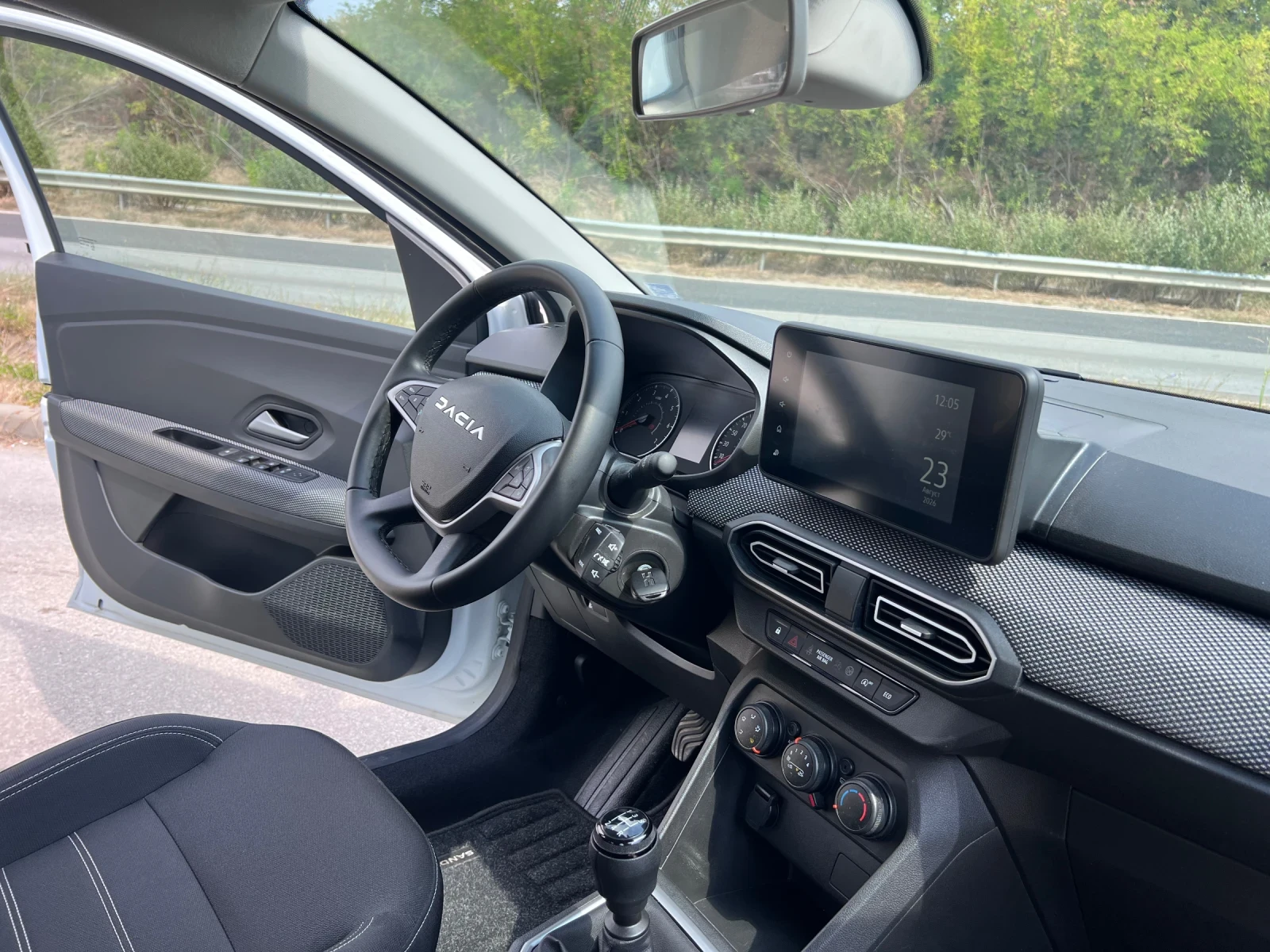 Dacia Sandero, снимка 15 - Автомобили и джипове - 55711758