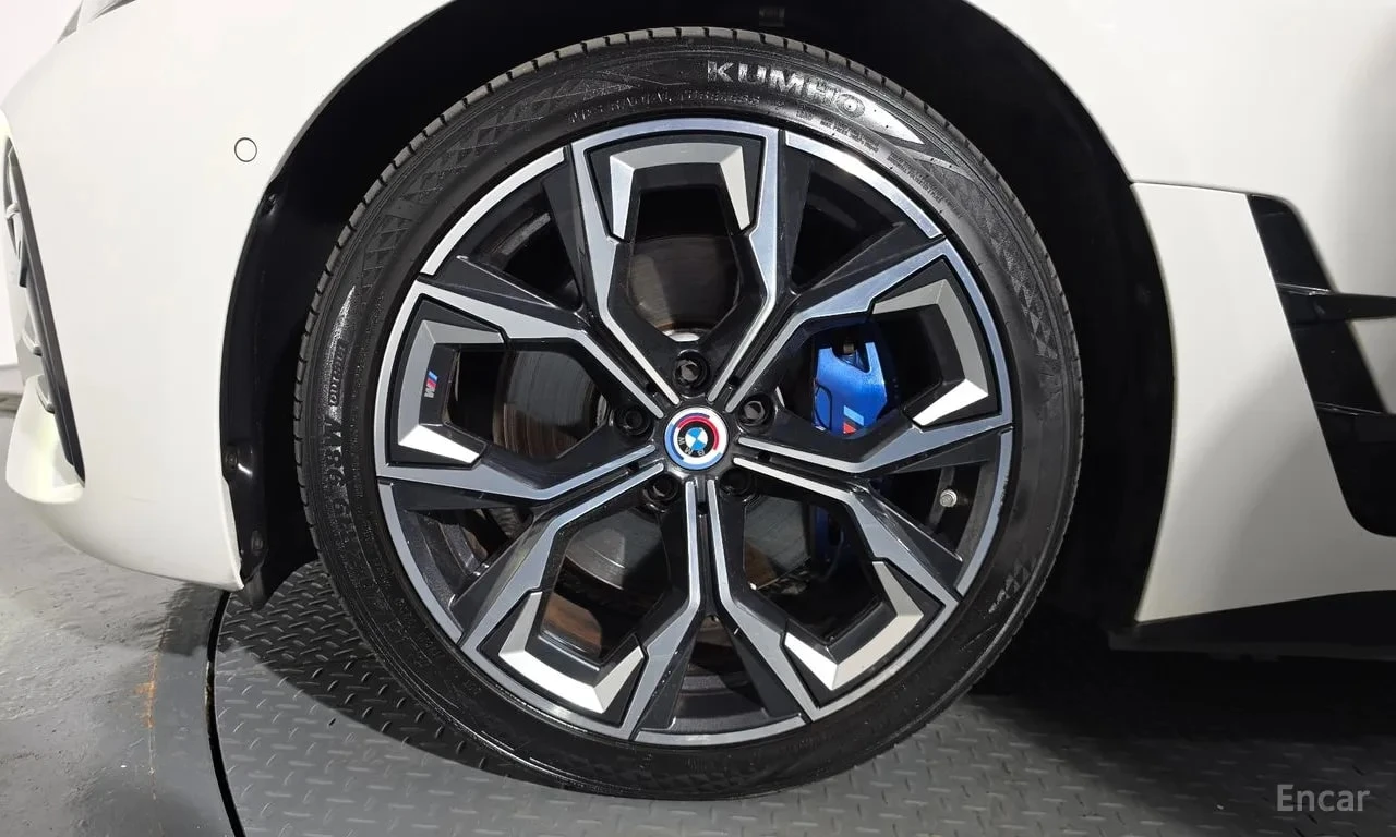 BMW i4 eDrive40| M-ПАКЕТ| HAR/KAR| LASER| ОБДУХ| 360, снимка 5 - Автомобили и джипове - 55879947