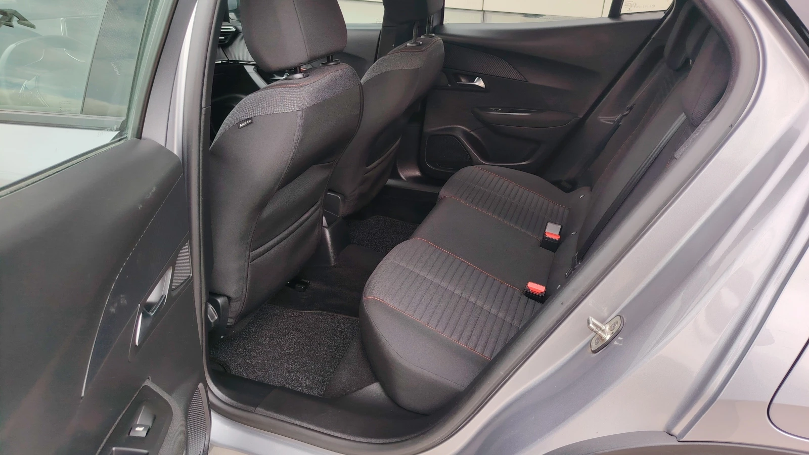 Peugeot 2008 GT Line, снимка 10 - Автомобили и джипове - 56118175